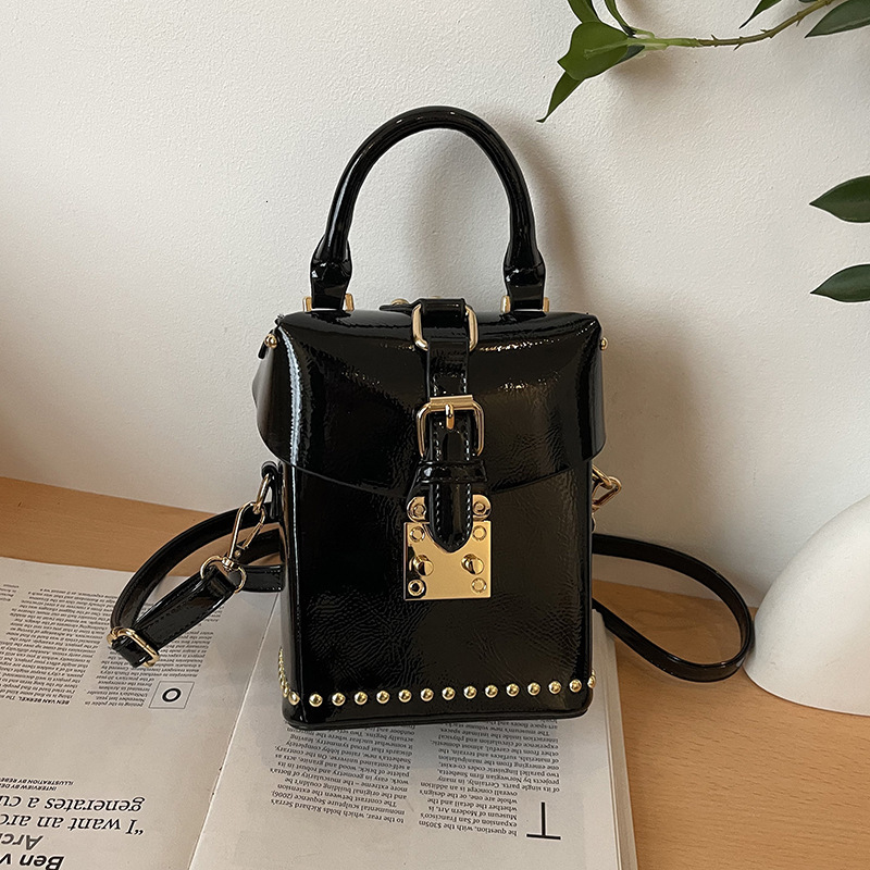Designer New Fashionable Design Single Shoulder Crossbody Stylish Rivet Shiny Small Square Textured Handbag Light Luxury Women's Bag