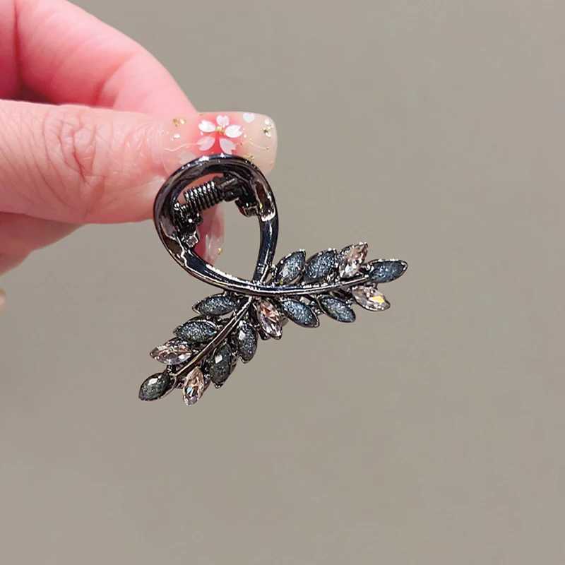 High-end Black Crystal Wheat Hair Claw Exquisite Half-tied Hair Clip on Womens Back of Head Medium-sized Metal Hair Gripper Y250707