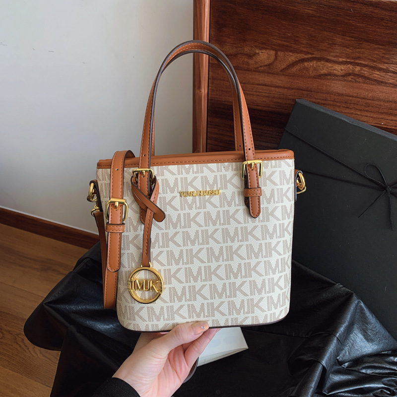 Designer High-End Bucket for Women 2025 New Fashion Versatile Printed Large Capacity Elegant Shoulder Crossbody Light Luxury Women's Bag