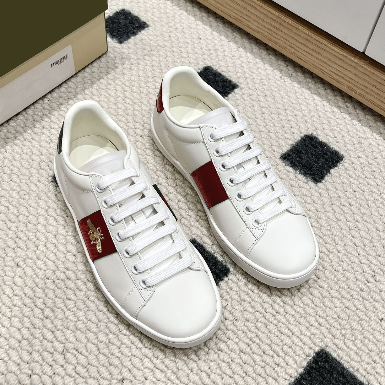 Designer Distressed Screener Sneakers Womens Mens Snake Embroidered ACE Sneaker Low-top Fashion Ladies Luxury Casual Flat Shoe Tennis White Shoes