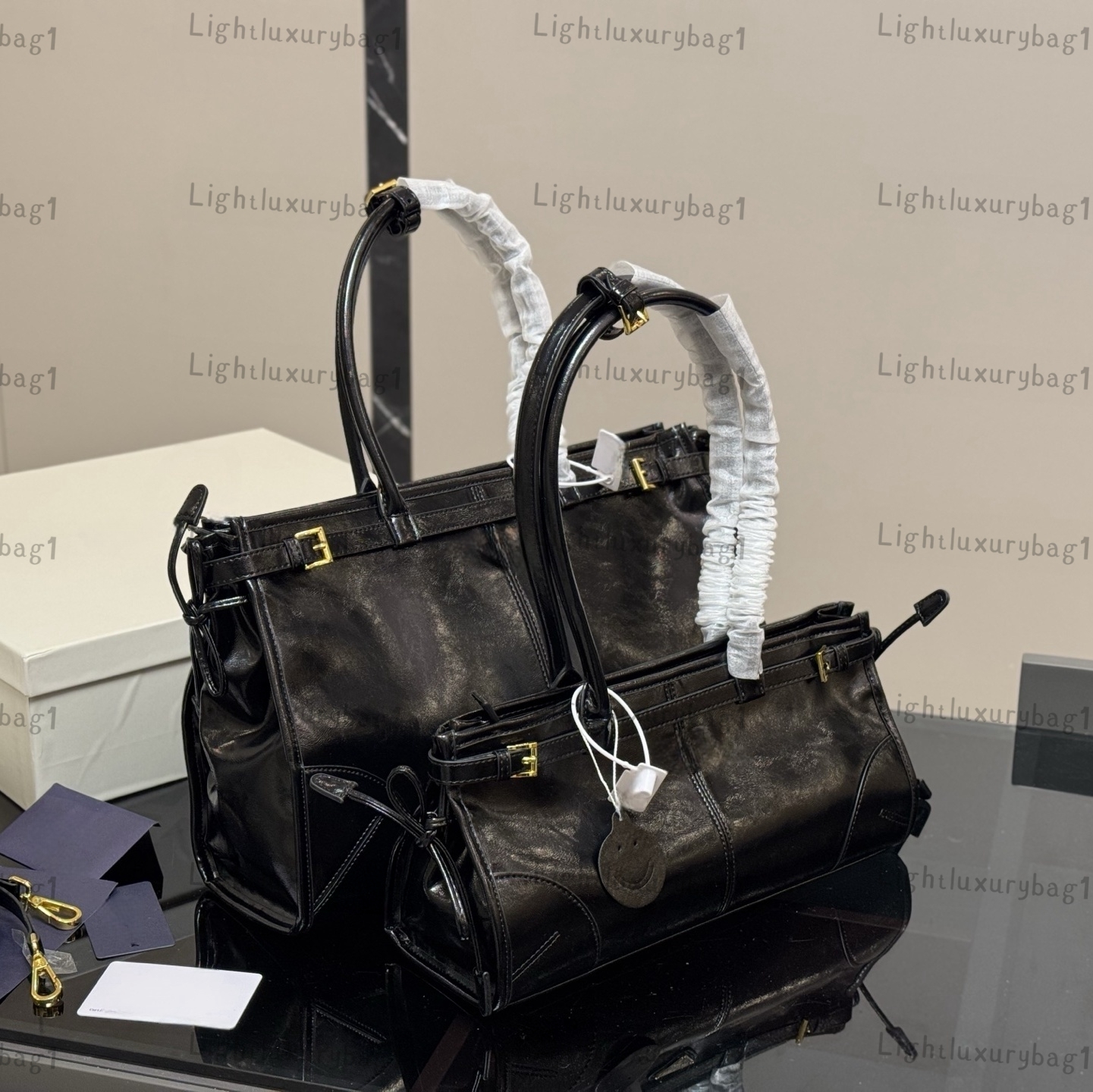 Designer Soft Lux Shoulder Bag Classic Bonnie Oil Waxed Patent Leather Handbag Ladies Luxury Luxury Crossbody Bag Fashion Exquisite Shoulder Bag 250506