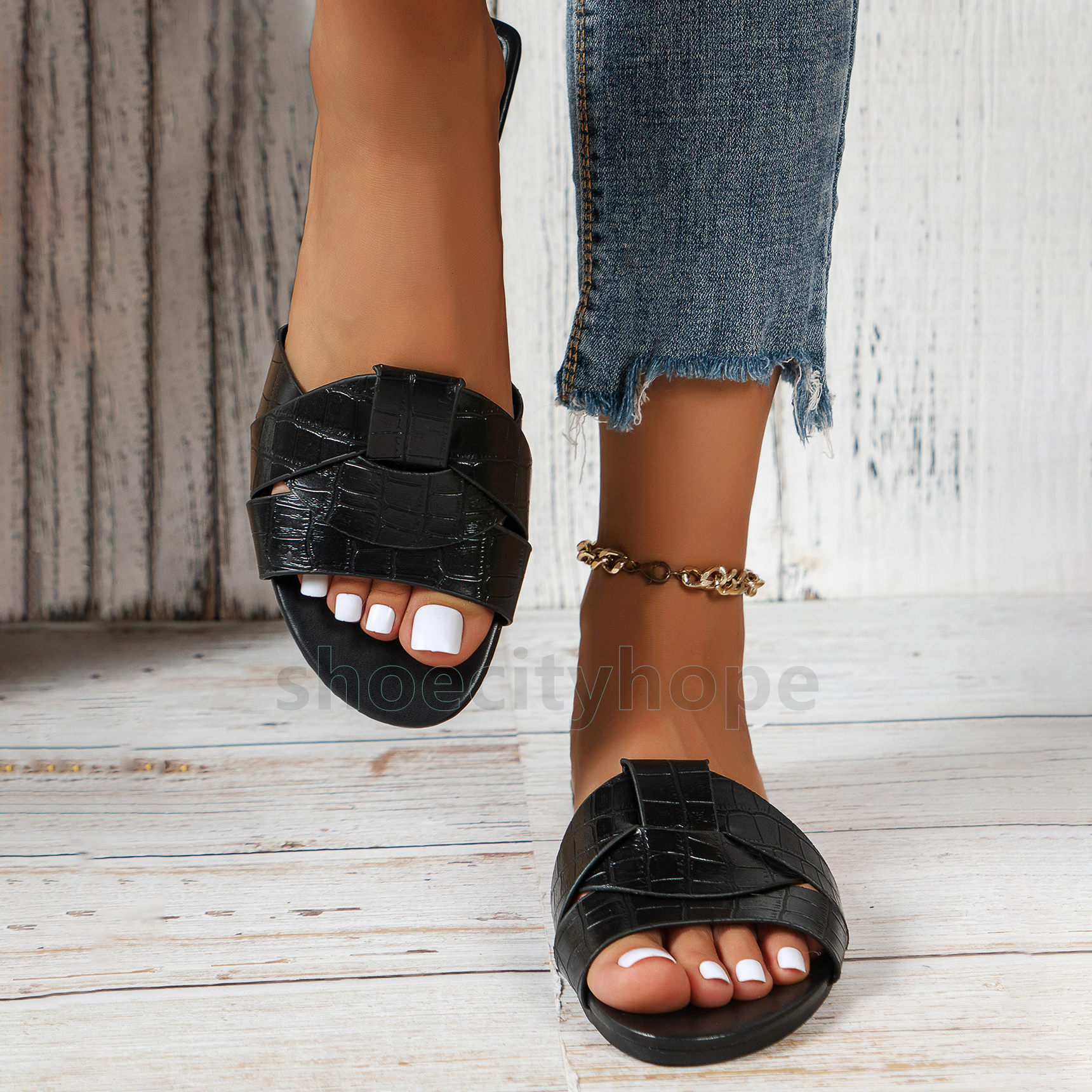 Designer Shoes Flat slippers casual slides womens sliders 2025 Summer Elegant Trend woman Round Toe leather cross weave Beach House slipper luxury san