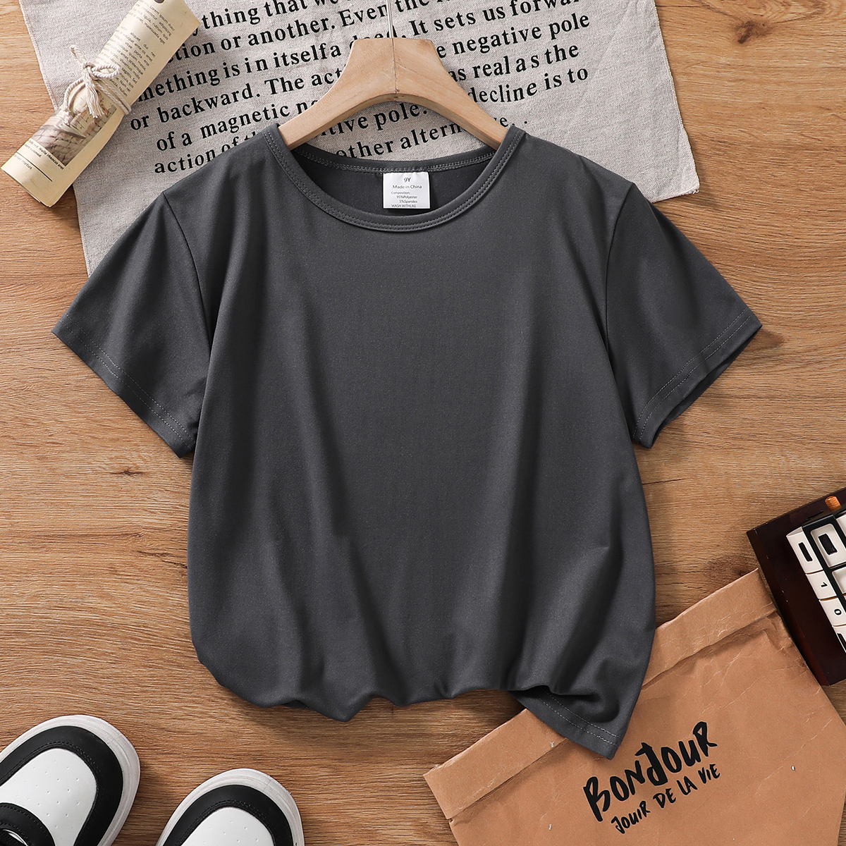Solid color short sleeve T-shirt Men's Solid Color Breathable Cotton Short-Sleeve T-Shirt - Lightweight & Slim Fit Summer Casual