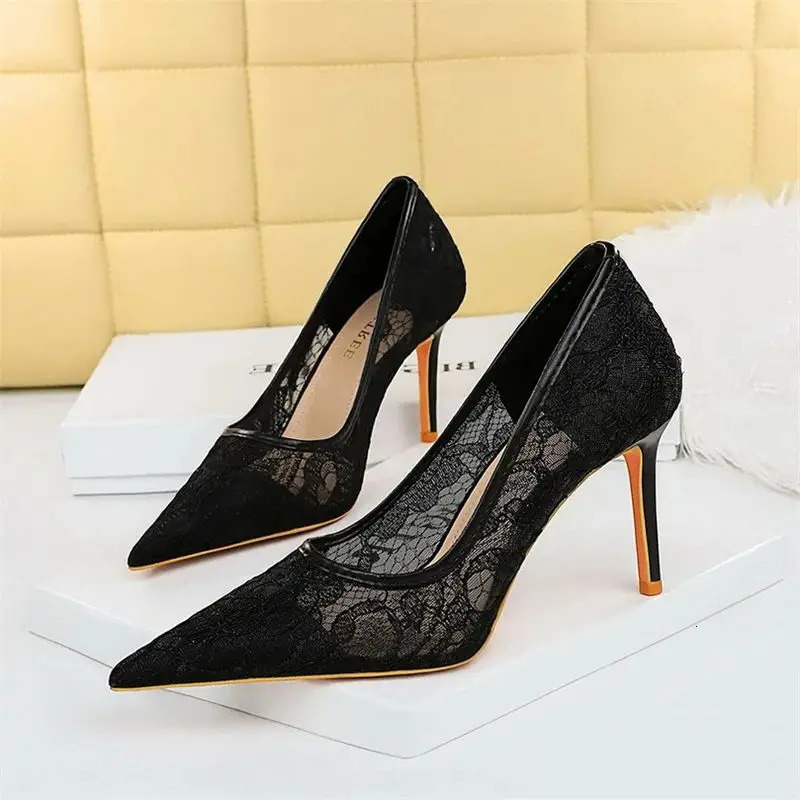 Summer Wine Red Lace Flower Women Pumps Shallow Mouth Mesh Hollow High Heel Party Single Shoes Stilettos Pointed Toe Pumps 250704