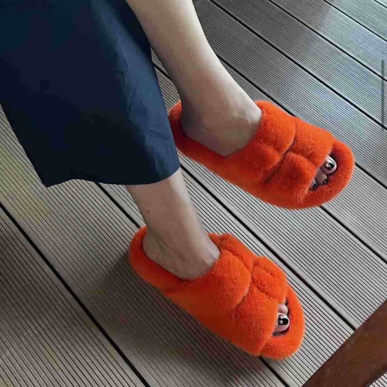 2025 Summer Real Mink Fur Slippers for Women Open Toe Genuine Fur Shoes Outdoor Womens Flat Fluffy Plush Sandals L250709