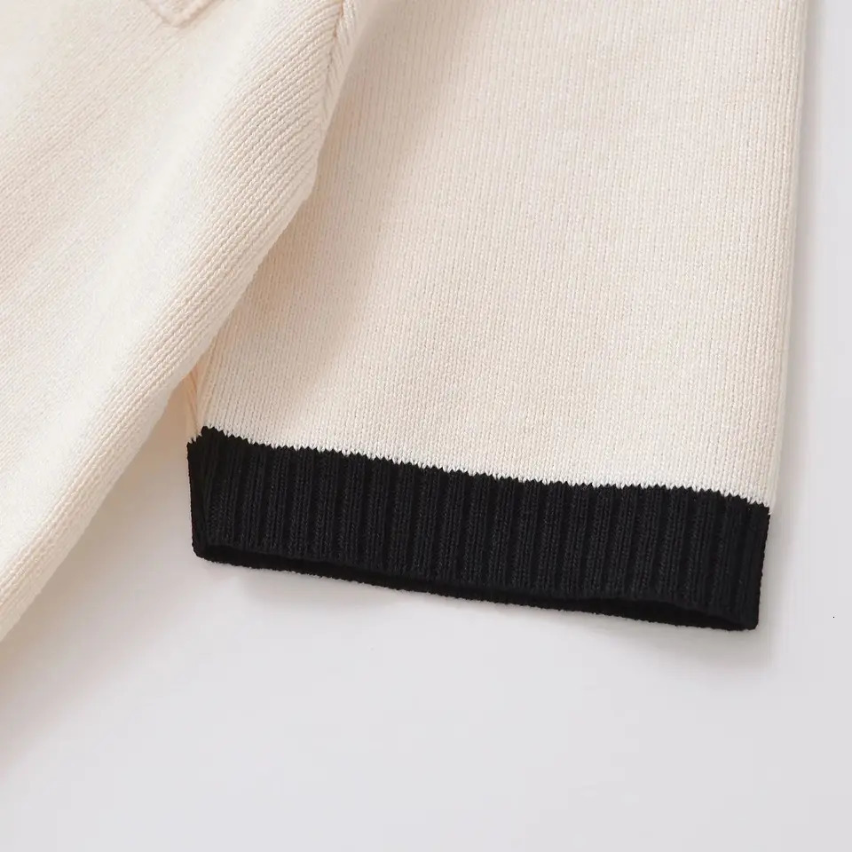 TRAFSHE Summer Womens Knitted Jacket Casual Fashion Classic Round Neck SingleBreasted ShortSleeved Sweater Coat Tops 250709