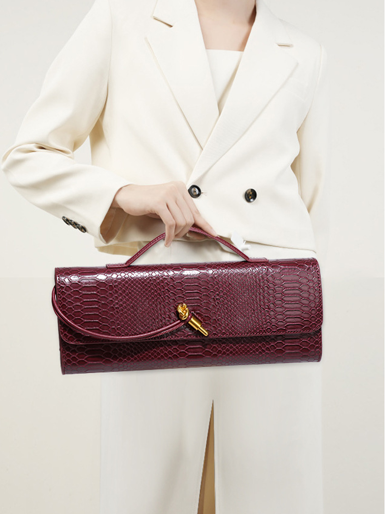 Burgundy bag cherry red envelope wine red envelope upscale new handbag European and American fashion crocodile flip hand organ b