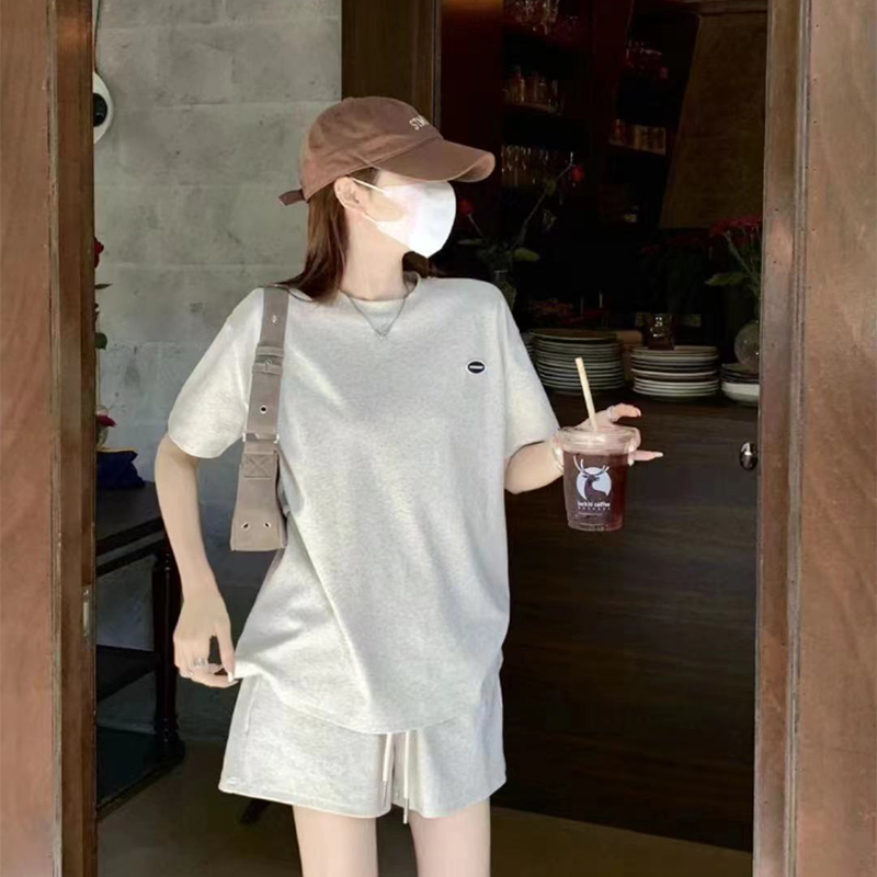 Two-piece suit casual sportswear suit women's summer short-sleeved shorts loose students are thin and thin, loose and simple short-sleeved shorts