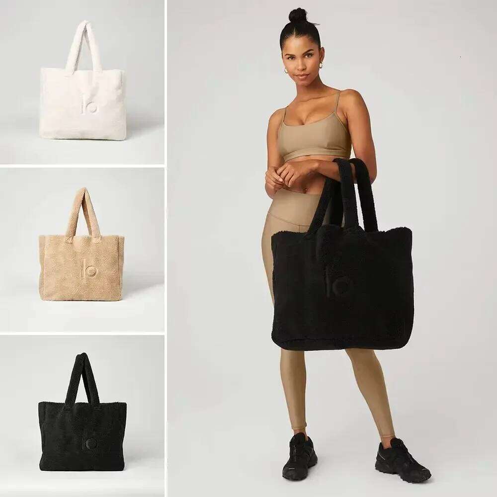 Designer bag 2025 Trustworthy Sherpa Yoga Cute Handbag Plush Shoulder Comfortable Large Capacity Makeup Storage Bag Autumn and Winter