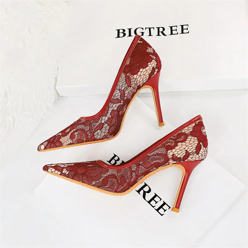 Summer Wine Red Lace Flower Women Pumps Shallow Mouth Mesh Hollow High Heel Party Single Shoes Stilettos Pointed Toe Pumps 250704