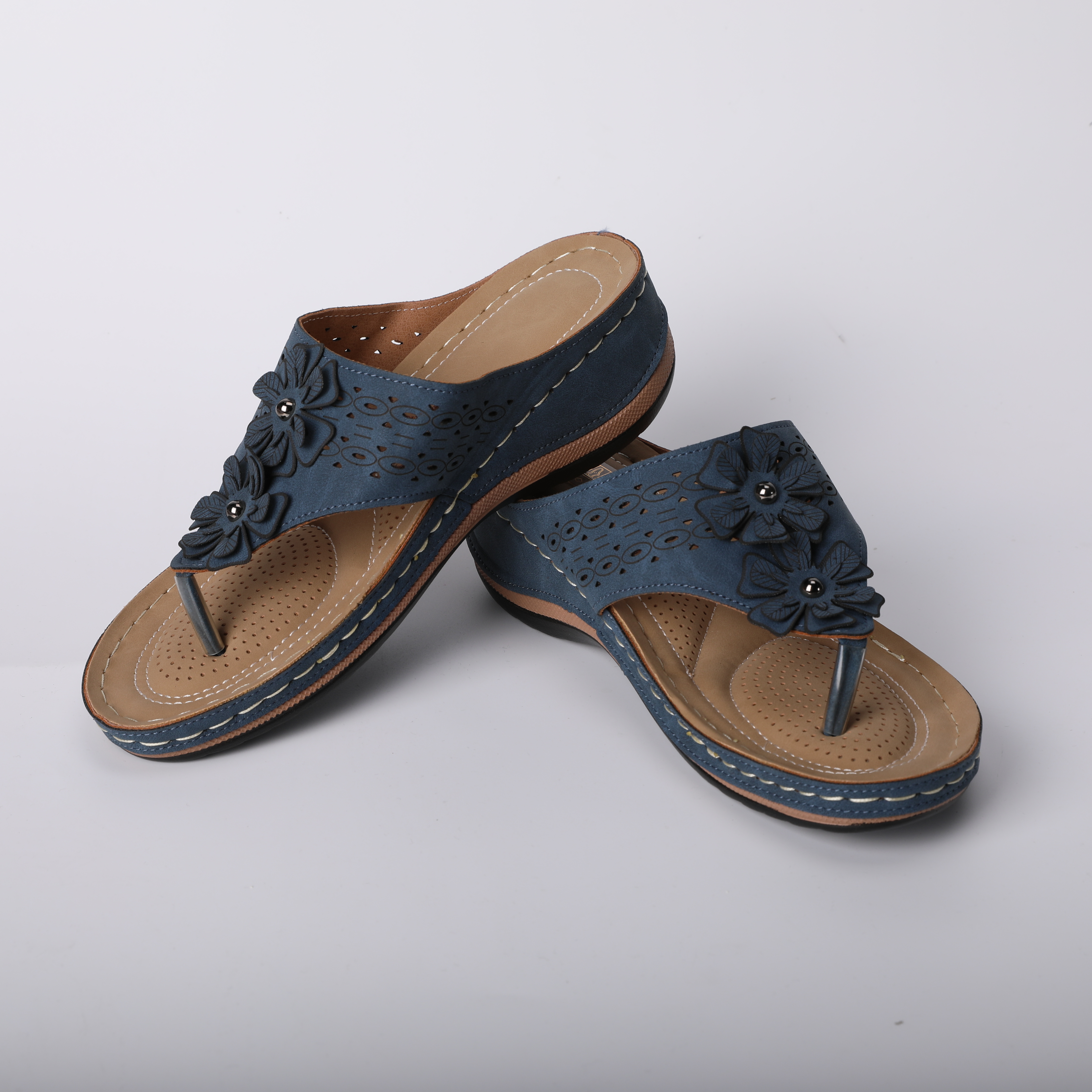 D01- Women's Wedge Sandals: Summer women's waterproof thick bottom flip flops, comfortable casual wear, women's wedding wedge sandals