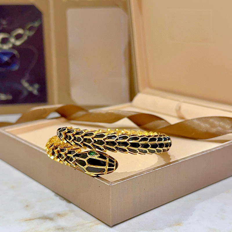 Luxurious Jewelry Designer Snake Bone Bracelet Enamel Bracelet Gold Bracelet Black Bracelet Diamond-Encrusted Snake-Shaped Bracelet Wedding Party Birthday Gift
