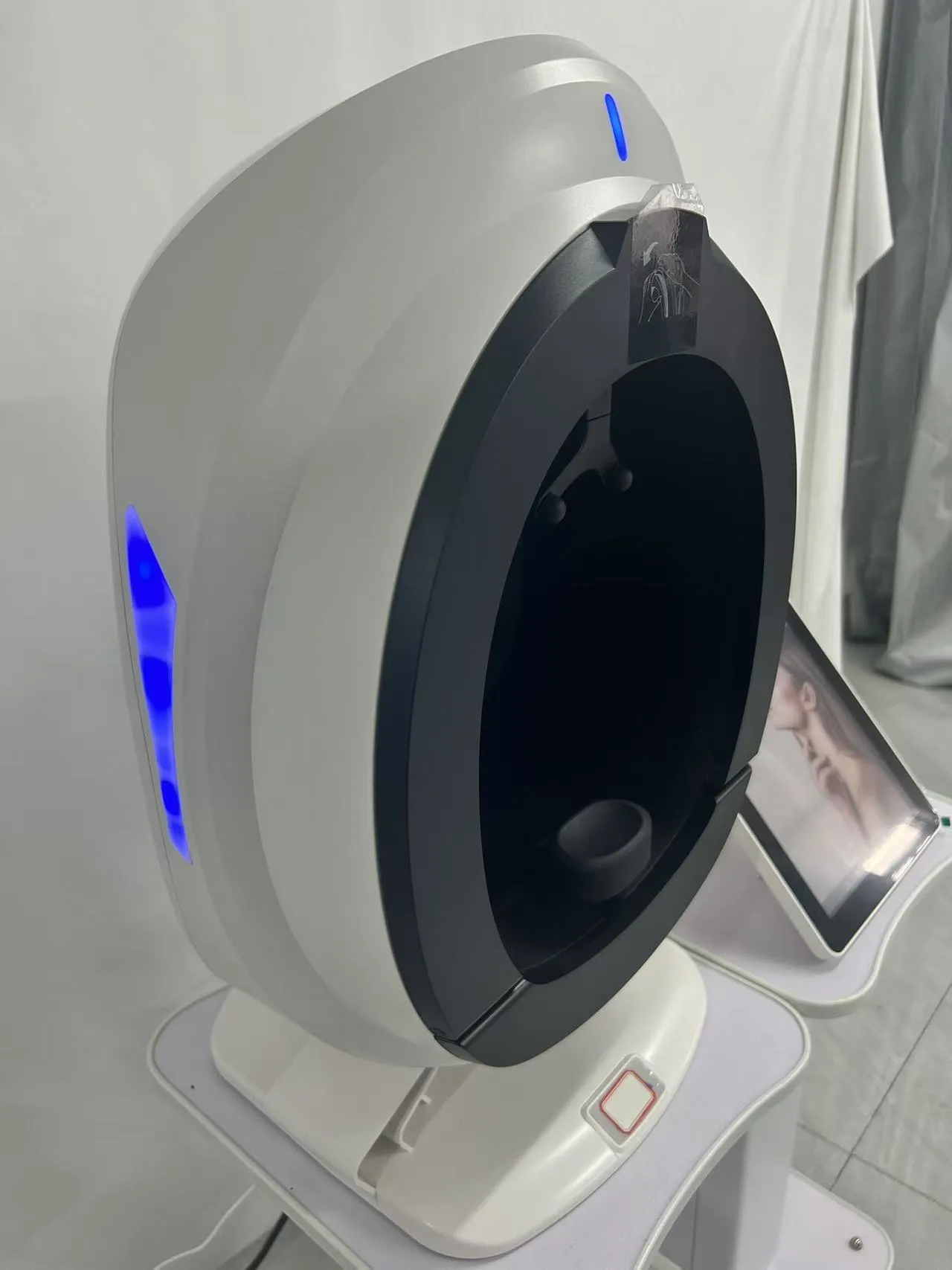 Q1 3D AI Facial Skin Analyzer High Quality Detector 3D Deep Facial Analysis Digital Skin Testing Analyzer Machine