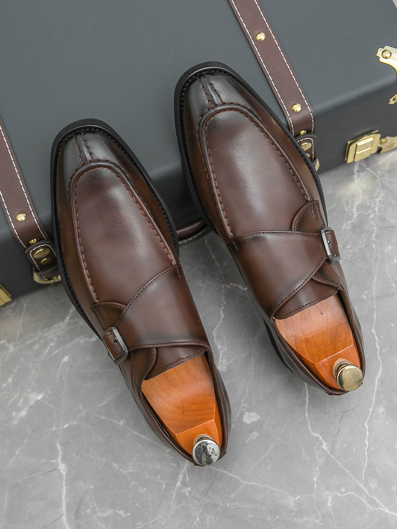 1892- New handmade British style buckle business leather shoes for men's formal wear, single shoes for office and professional wear, men's s