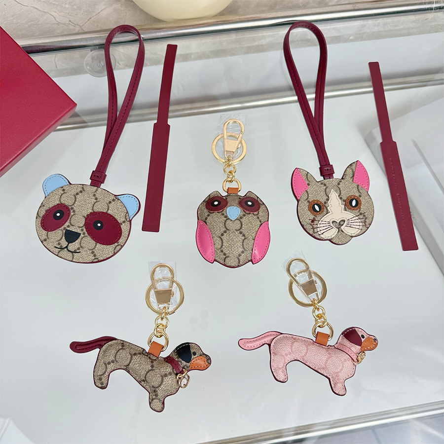 Keychain Lanyards Designer Genuine Leather Mens Womens Car Keychain Luxury Bag Pendant Fashion Accessories Bag Animal Lanyards Chains Classic KeychainWith Box