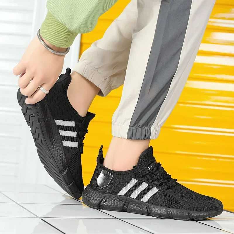 Men Running Shoes Breathable Mesh Sports Shoes Women Sneakers Lightweight Casual Tennis Shoes Male Tenis Masculino Z250709