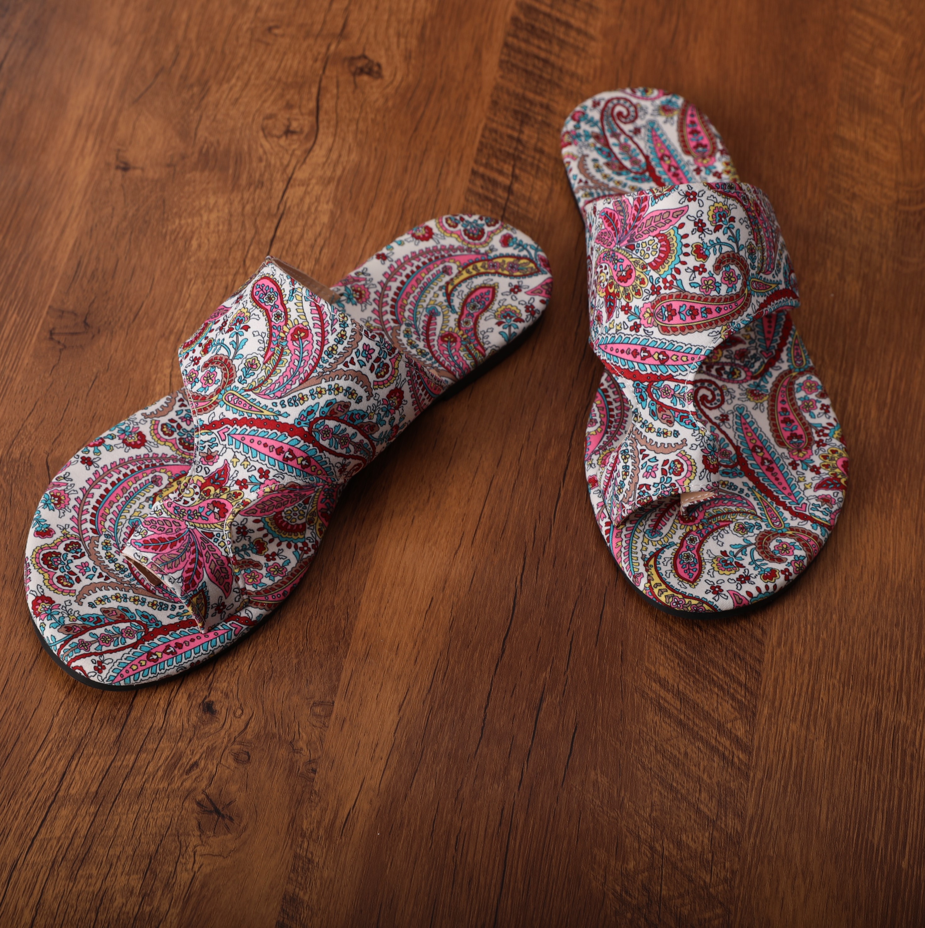 D05- Women's fashionable Bohemian floral pattern slippers and sandals, casual ring toe flat sandals, lightweight slippers and