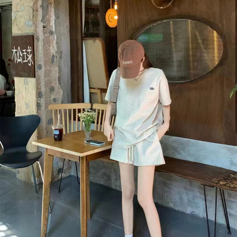 Two-piece suit casual sportswear suit women's summer short-sleeved shorts loose students are thin and thin, loose and simple short-sleeved shorts