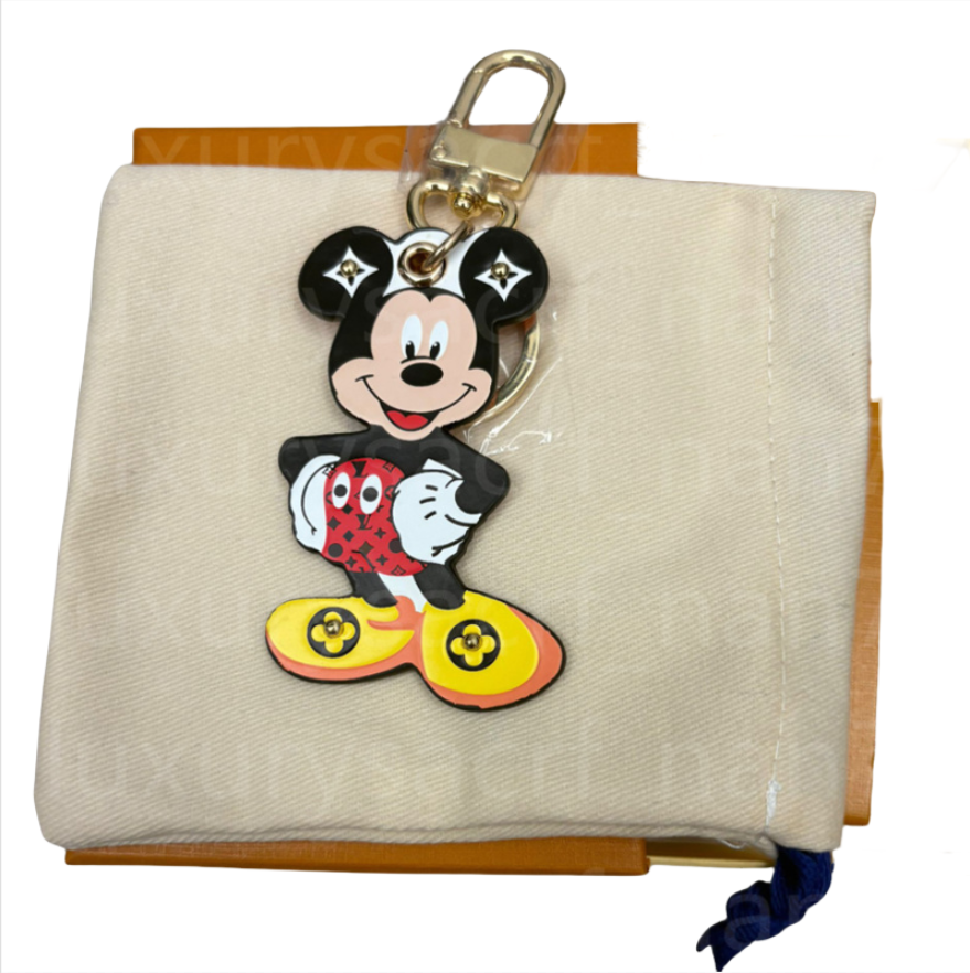 Luxury bag charms designer purse charm Keychain Classic Exquisite Luxury key chain designer Car Keyring Zinc Alloy Letter Unisex Couple portable anti loss colors