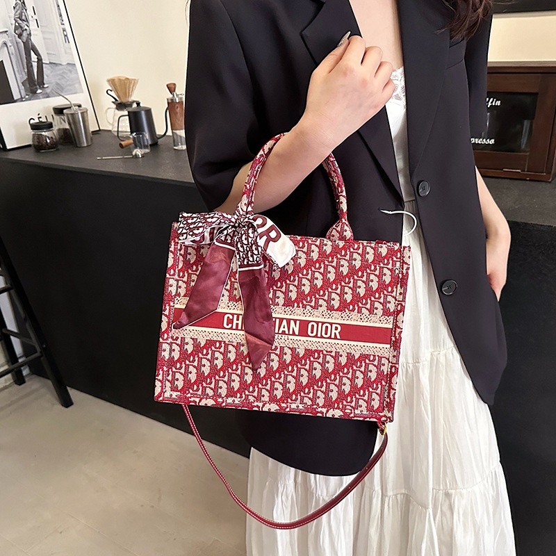 Free Shipping Designer Bag High-end Large Capacity Embroidered Handbag 2025 New Versatile Women's Bag For Office Workers1202