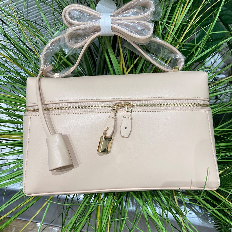 Designer bag makeup bag lunch box bag golden buckle zipper leather handbag crossbody cosmetic bag high quality single make up bag elegant exquisi