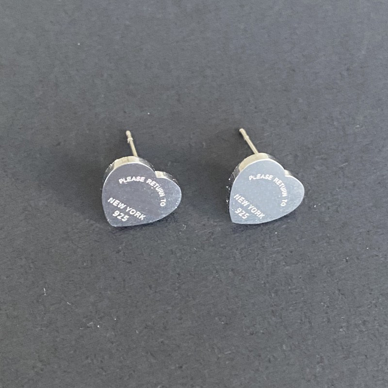 3 Colors Luxury Designer Earrings Studs Titanium Steel Minimalist Simple Heart Fashion Earrings For Women Girls Wholesale