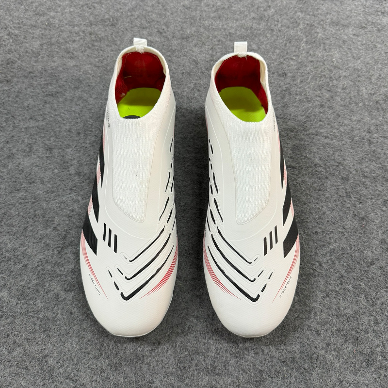 Original Football Boots for Men Studded Society Turf Indoor Training Man Soccer Shoes Cleats Non Slip Ultralight Kids Sneakers