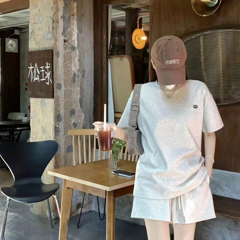 Two-piece suit casual sportswear suit women's summer short-sleeved shorts loose students are thin and thin, loose and simple short-sleeved shorts