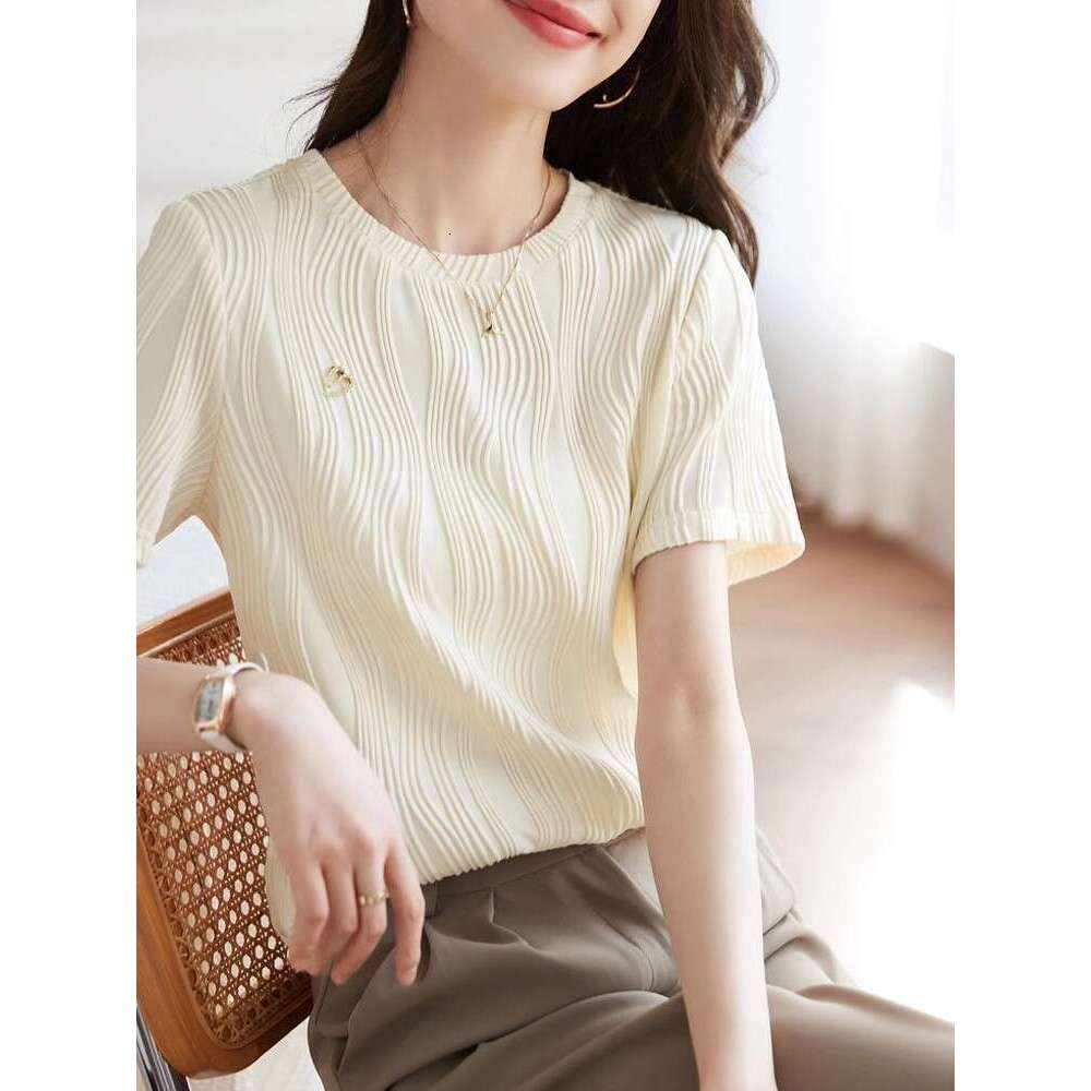 Textured Striped Short Sleeve T-Shirt For Women Summer Fashion Design Round Neck Elegant Top B5