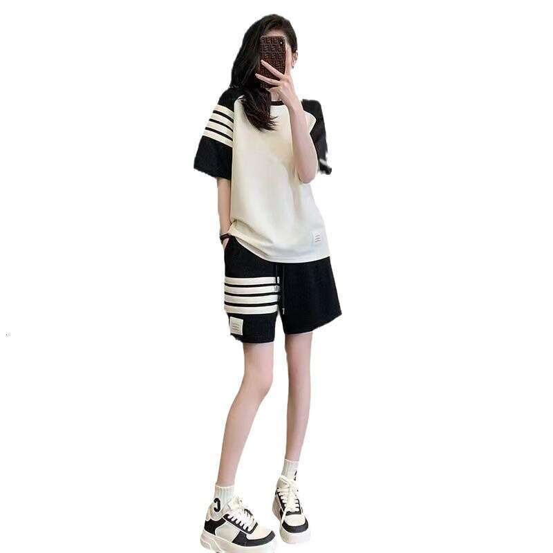 Summer New Fashion Two-Piece Sports Running Set For Female Students Stylish Loose Short Sleeve Casual Shorts Trendy B5