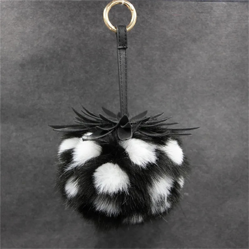 13cm Faux Rabbit Fur Pineapple Pendant Key Chain Women Bag Charms Bunny Keychain Trinket Party Gift 250708