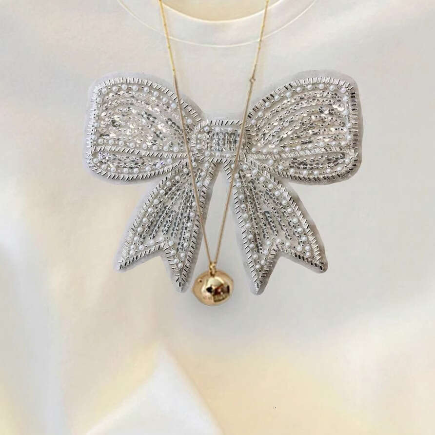 Round Neck Short Sleeve Sequin Butterfly Embroidery Design Summer New T-Shirt For Women B5