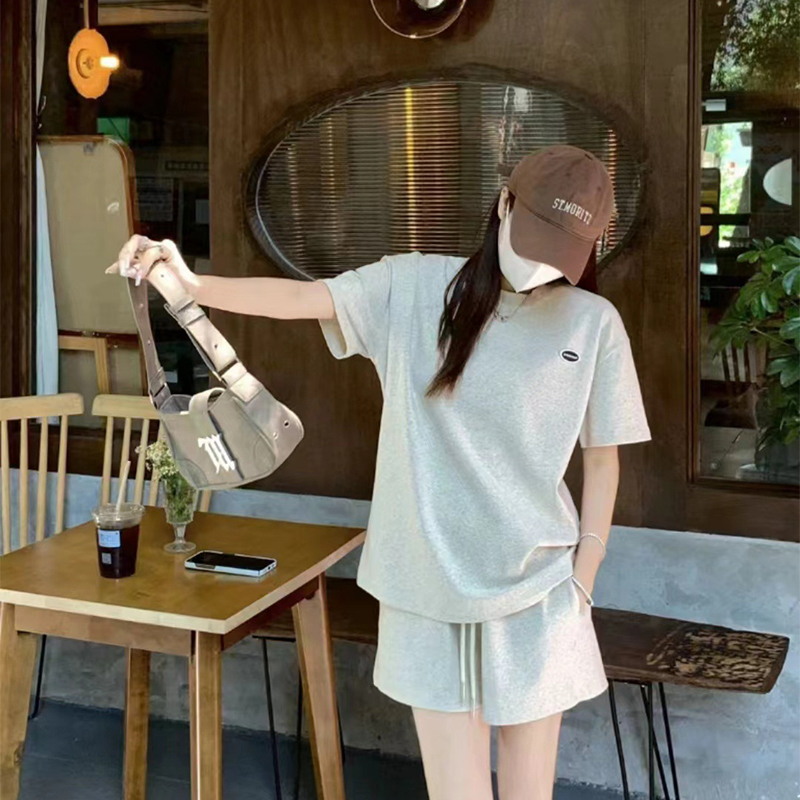 Two-piece suit casual sportswear suit women's summer short-sleeved shorts loose students are thin and thin, loose and simple short-sleeved shorts
