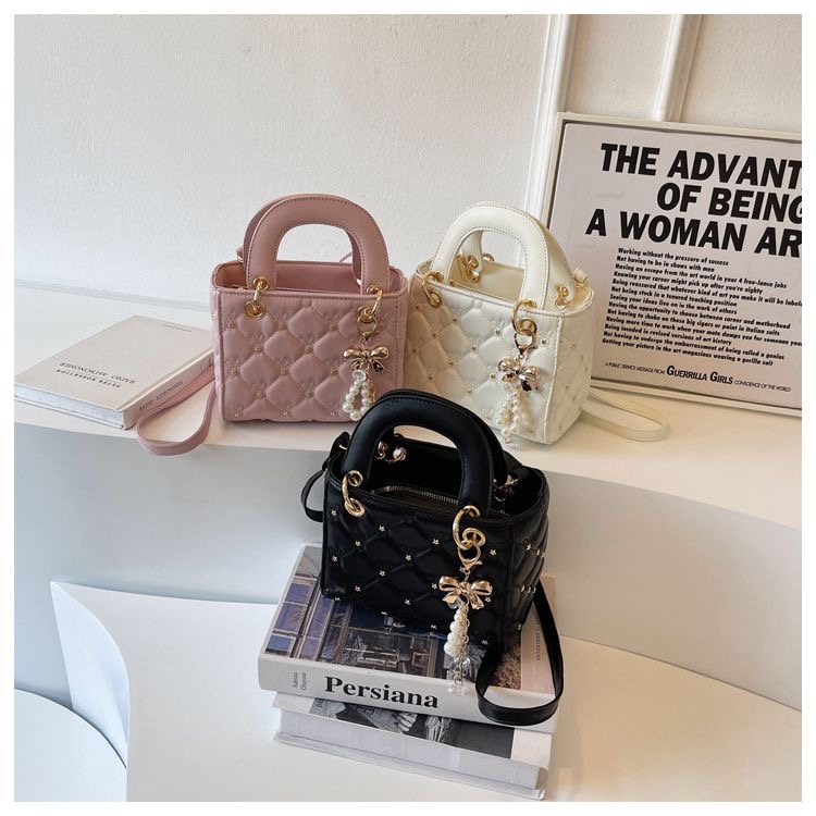 2025 New Designer Bag Free Shipping Women's Fashion Commuting Diamond Lattice Lady Bag Shoulder Bag Crossbody bag