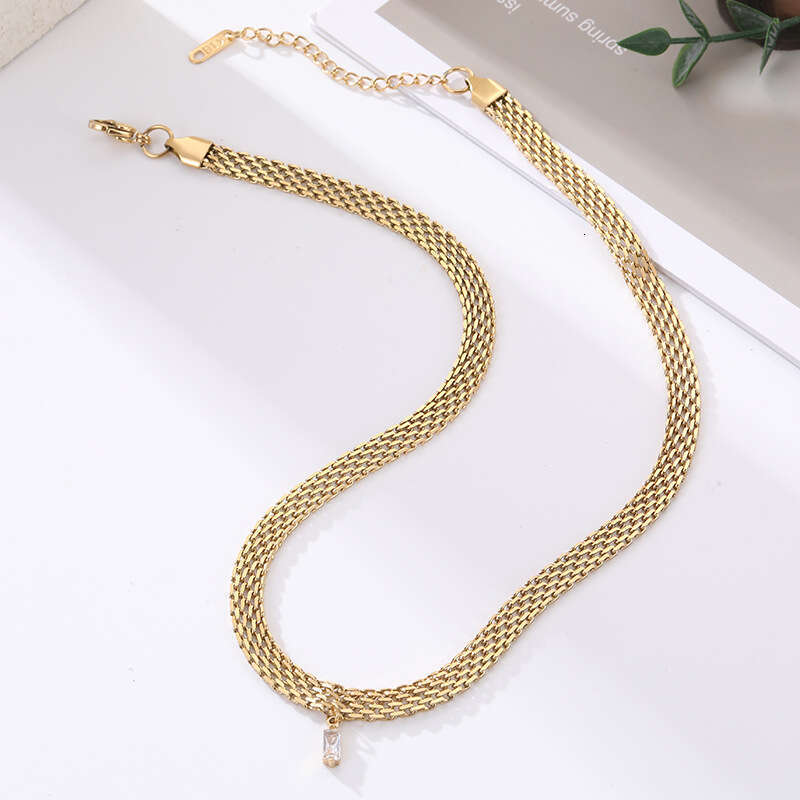 DHcollections Ins Niche Design Chain Inlaid Snake Bone for Women Gold-Plated Non-Fading Titanium Steel Necklace