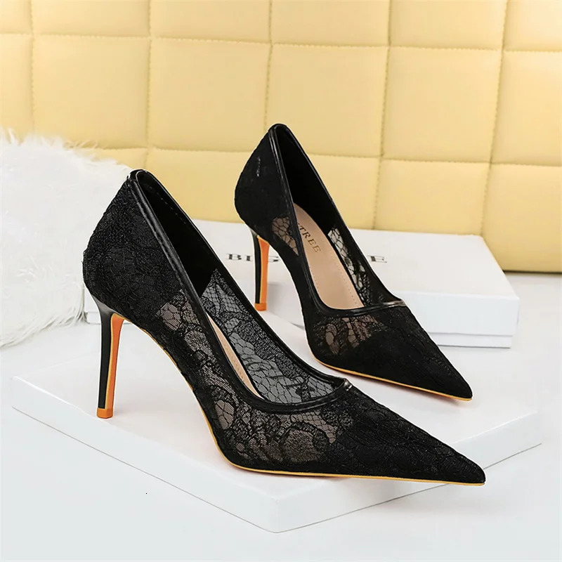 Summer Wine Red Lace Flower Women Pumps Shallow Mouth Mesh Hollow High Heel Party Single Shoes Stilettos Pointed Toe Pumps 250704