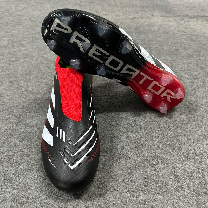 Original Football Boots for Men Studded Society Turf Indoor Training Man Soccer Shoes Cleats Non Slip Ultralight Kids Sneakers
