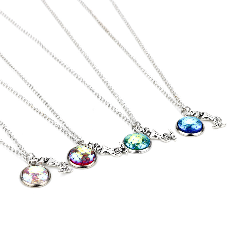Fashion Mermaid Pendant Necklaces with Silver Link Chain for Women Lady Girls Vintage Fish Scale Resin Choker Jewelry Gifts with Retail OPP Packaging 