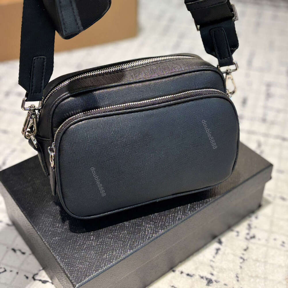 Quality designer Men Messenger Bag Shoulder Bag Purse cross Leather Crossbody Removable Shoulder Strap Clutch Bag work bag chest bag waist bag