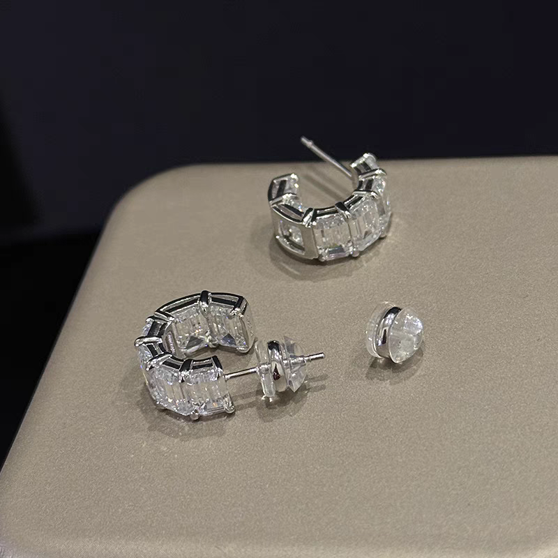 2025 Choucong Ins Sparkling Stud Earrings Luxury Jewelry 100% 925 Sterling Silver Emerald Cut Lab White Moissanite Diamond Handmade Party Lady Bridal 