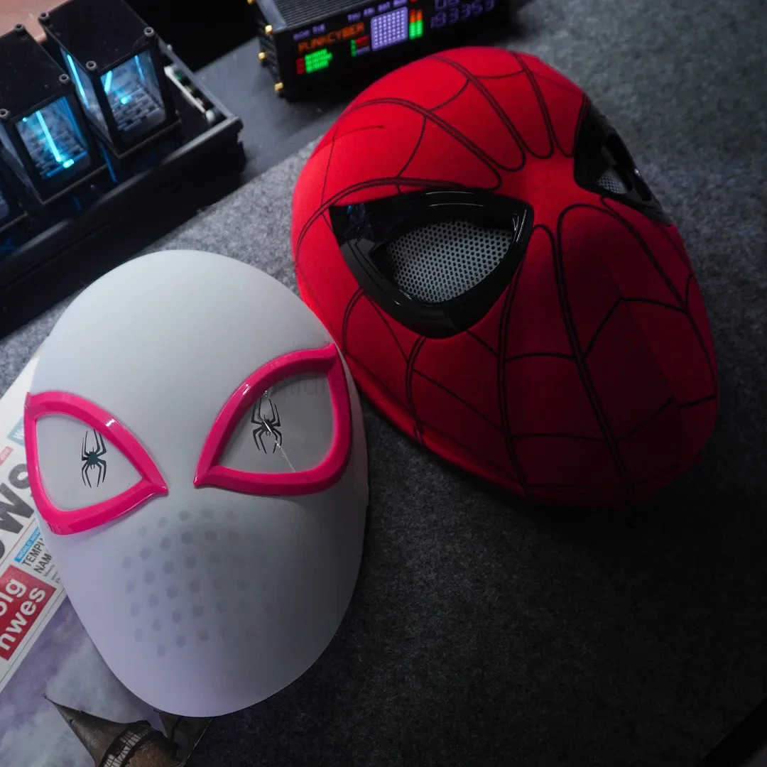 Disney Spider-Man Remote-Controlled Light-Up Movable Hood Gwen Stacy Black Spider-Man Light-Up Electric Mask Across The Universe Gift W250710