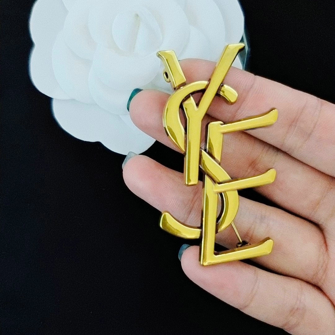 Luxury Brand Letter Brooches Designer Brooch Pins Fashion Women Brooches Gold Brooch Suit Pearl Party Jewelry Accessories