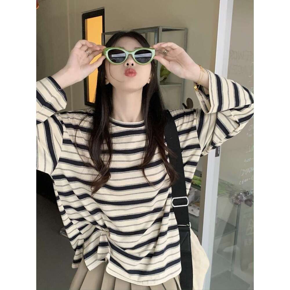 Round Neck Striped Long Sleeve T-Shirt For Women Autumn New Design Loose Slimming Casual Student Split Top B5