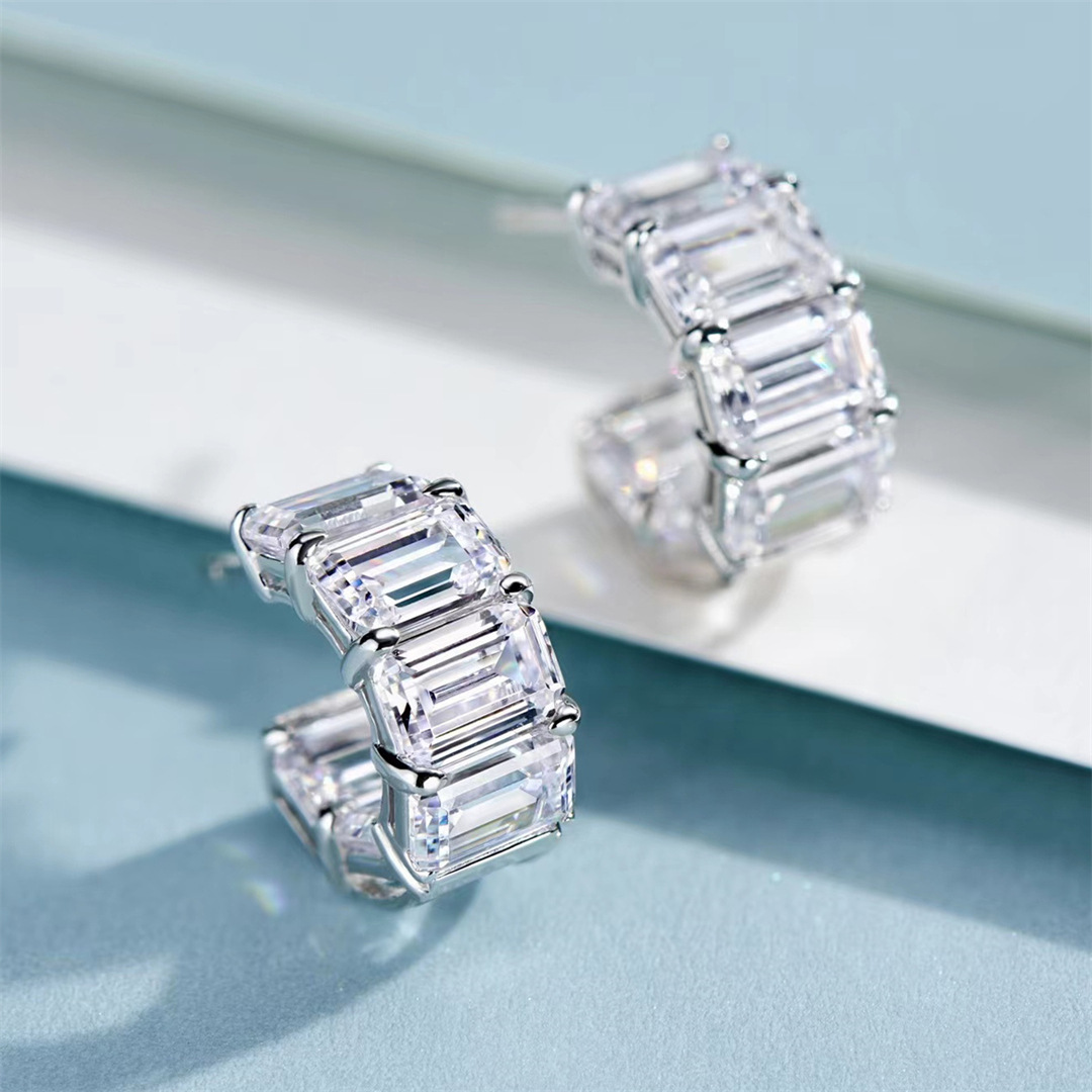 2025 Choucong Ins Sparkling Stud Earrings Luxury Jewelry 100% 925 Sterling Silver Emerald Cut Lab White Moissanite Diamond Handmade Party Lady Bridal 