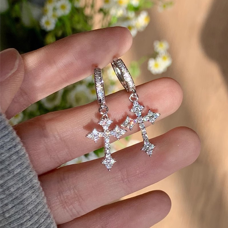 Korean Style Sparkling Exquisite Zircon Cross Earrings Light Luxury Niche High-end Micro-inlaid Ear Clips Earrings Internet Celebrity Ear Jewelry 2507