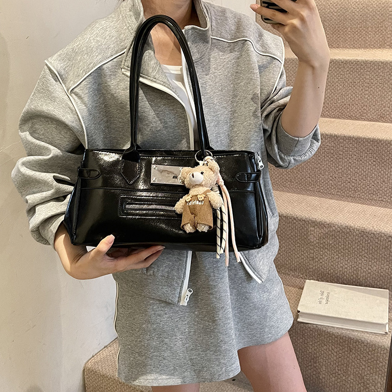Free shipping designer Summer Commuting Large Capacity Women Bag 2025 New Fashion Versatile Shoulder Bag Underarm Bag Super Popular Handbag Pillow Bag