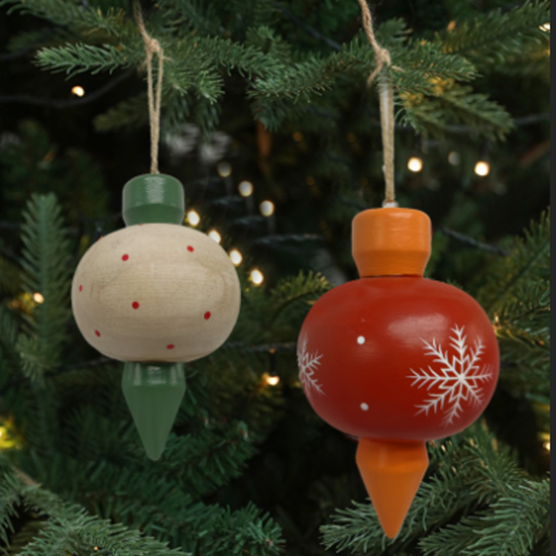 Eco-Friendly Pine Snowflake Ornaments - Traditional Christmas Hangings Made of Sustainable Materials & Hemp Cordage