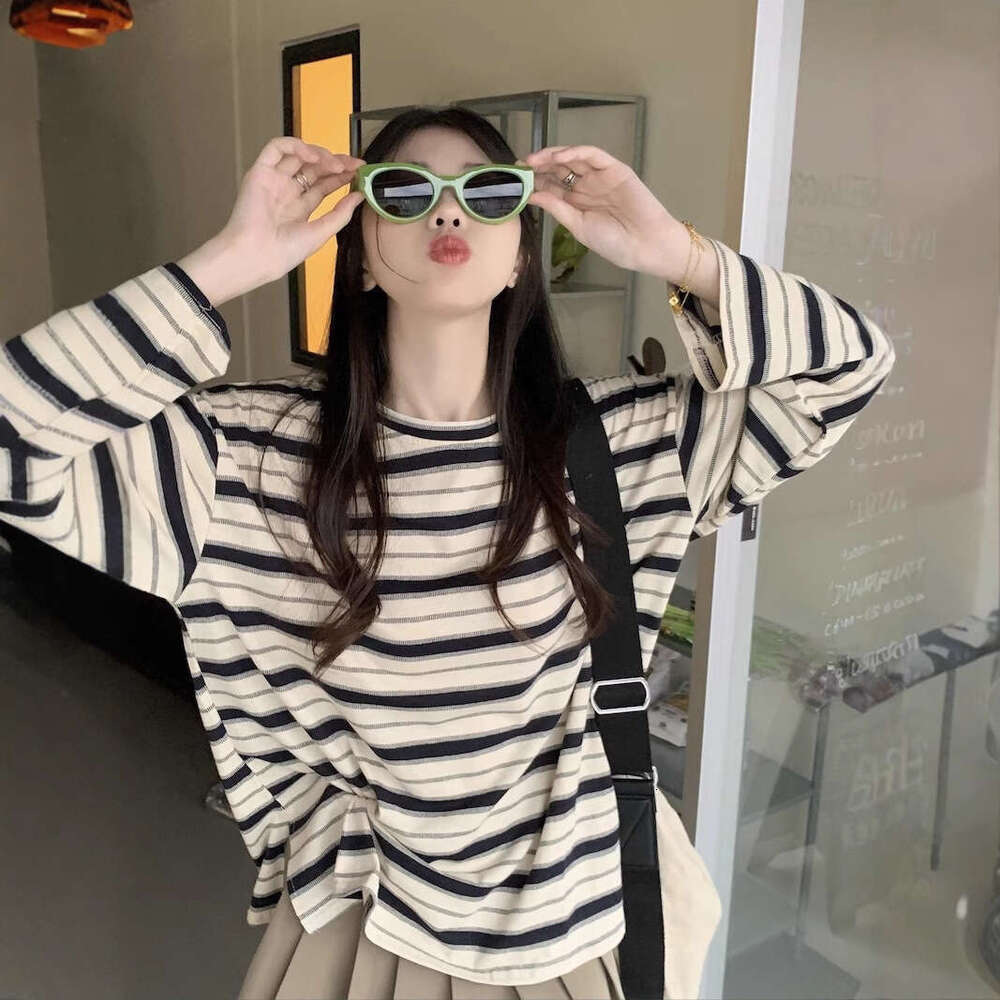 Round Neck Striped Long Sleeve T-Shirt For Women Autumn New Design Loose Slimming Casual Student Split Top B5