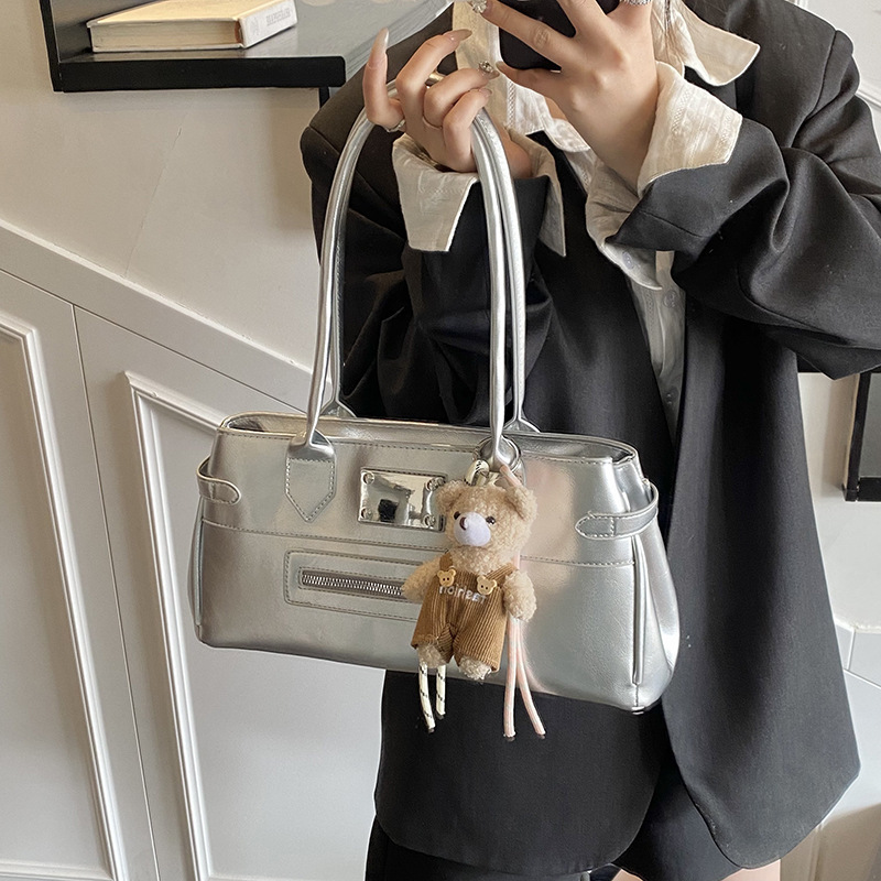 Free shipping designer Summer Commuting Large Capacity Women Bag 2025 New Fashion Versatile Shoulder Bag Underarm Bag Super Popular Handbag Pillow Bag