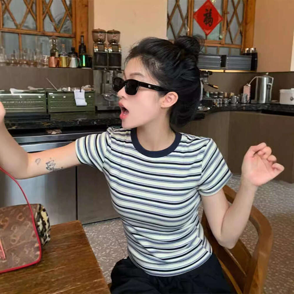 American Style Striped Regular Shoulder Sleeve T-Shirt For Women Summer New Slim Fit Short Base Shirt Top B5